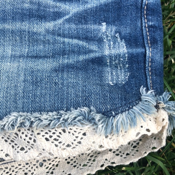 Mossimo High Waist Jean Shorts Crochet Trim Size 2 - Picture 2 of 6
